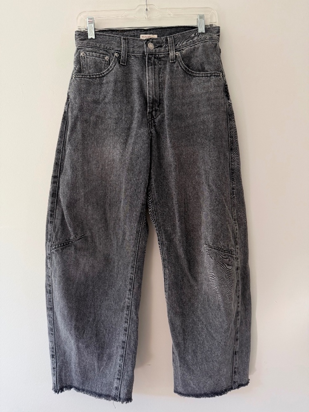 Levis Cinch Barrel Jeans Charcoal Grey 5 Pocket Zip Fly Cinch Waist Tabs Size 27